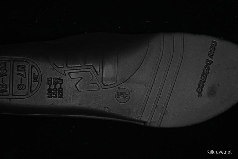 New Balance 990 Series Premium USA-Made Retro Running Shoes with Carbon Midsole - U990BB4