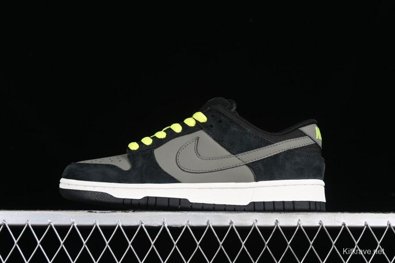 Nike Dunk Low SB Skateboarding Shoes - 302517-236
