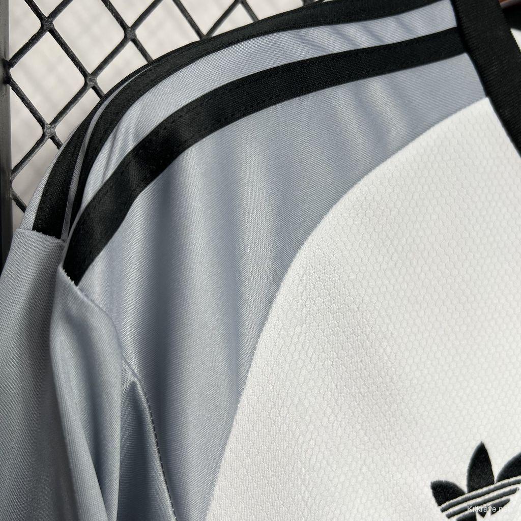 2024/25 Juventus Pre-match Training Jersey