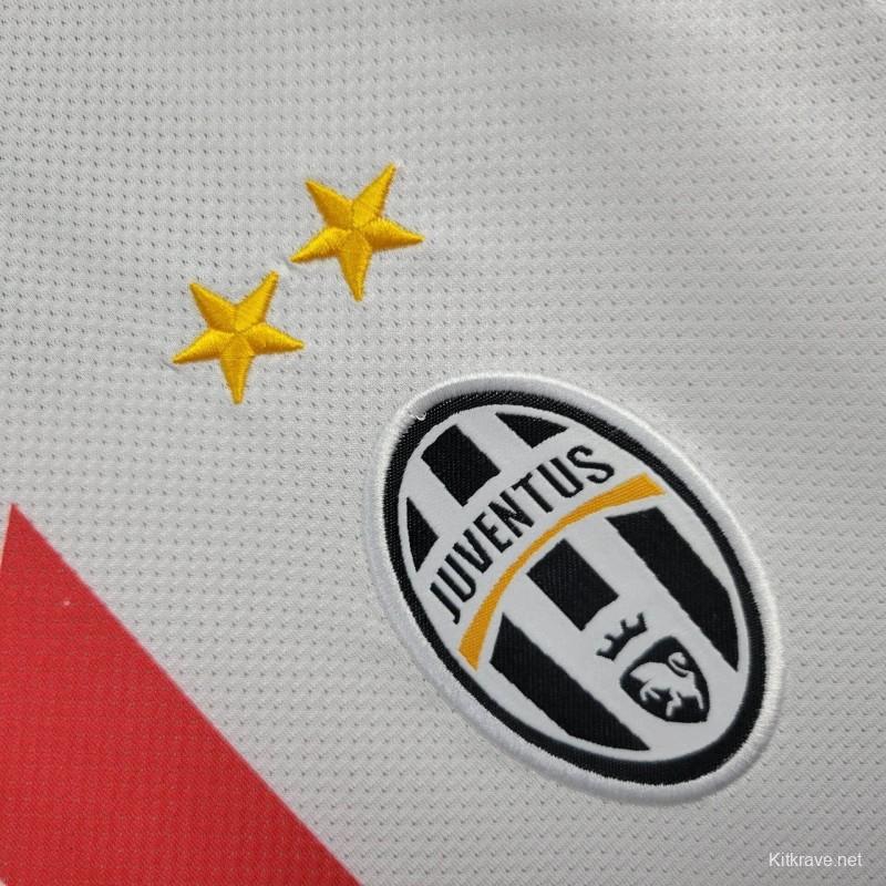 10/11 Retro Juventus Away Jersey