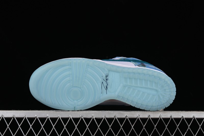 Nike Futura x Dunk Low Pro SB Skate Shoes with Tie-Dye Design - HF6061-400