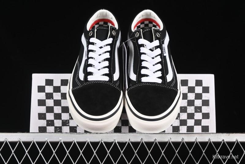 Vans Old Skool Low-Top Retro Skate Shoes in Black & White - VN0A5KRXBA2