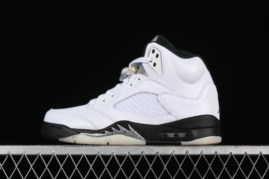 Nike Air Jordan 5 Retro Basketball Shoes in White/Silver/Black - DD0587-110