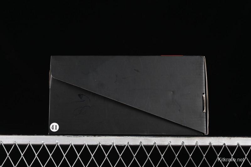 Nike Dunk Low CNY Year of the Dragon Limited Edition SB Lace-Up Casual Sneakers with Silver-White Design - DV0831-101