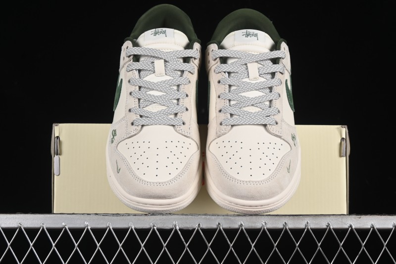 Nike SB Dunk Low Supreme x Stussy Triple Collaboration - Off White Green Swoosh Anniversary Custom Low-Top Casual Sneakers - SJ2068-303