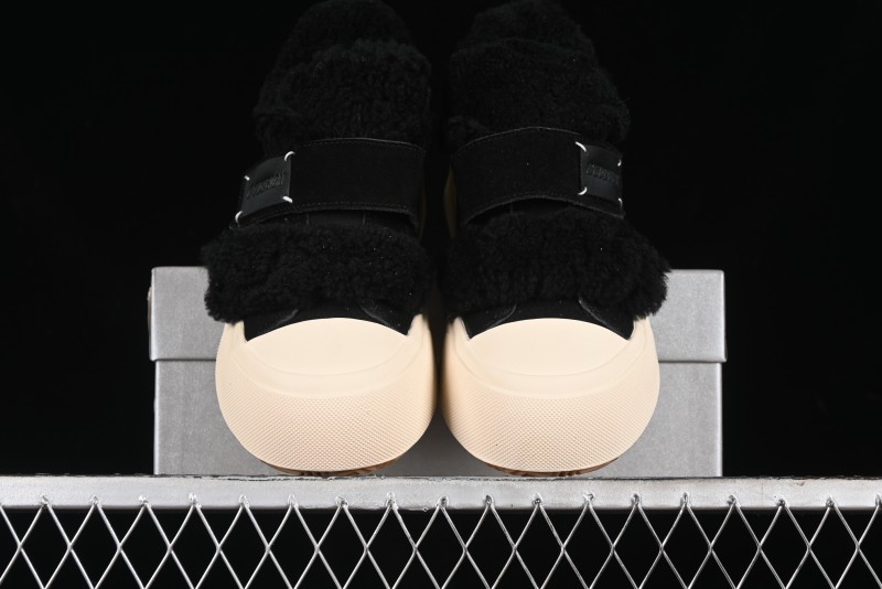 GG-CC Versatile Comfort Commute Fleece Lined Plush Shoes - G23Y6905
