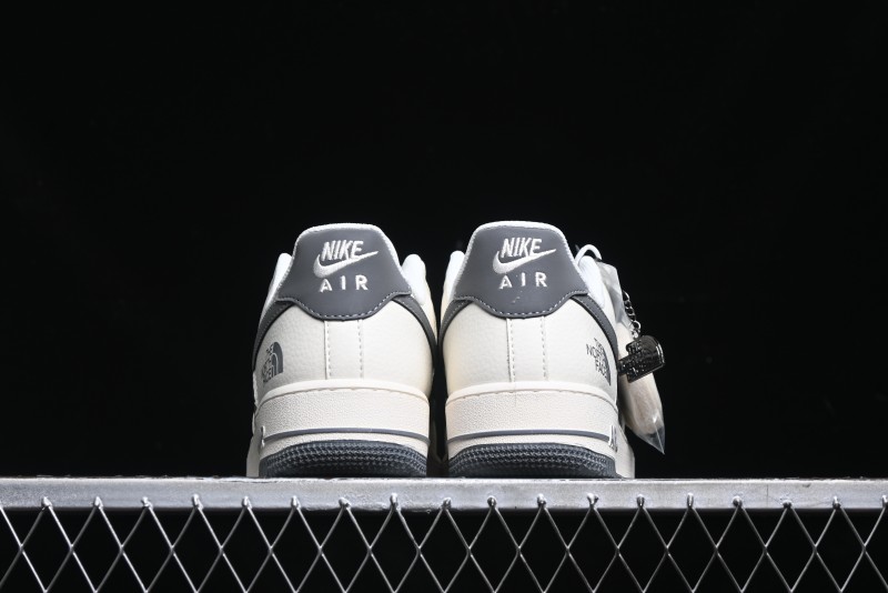 Nike Air Force 1 '07 Low The North Face x COMME des GARÇONS Light Grey Casual Sneakers - DM6688-002
