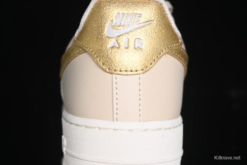 Nike Air Force 1 '07 Low Top Sneakers with Full-Grain Leather and Air Cushion - DQ7569-102