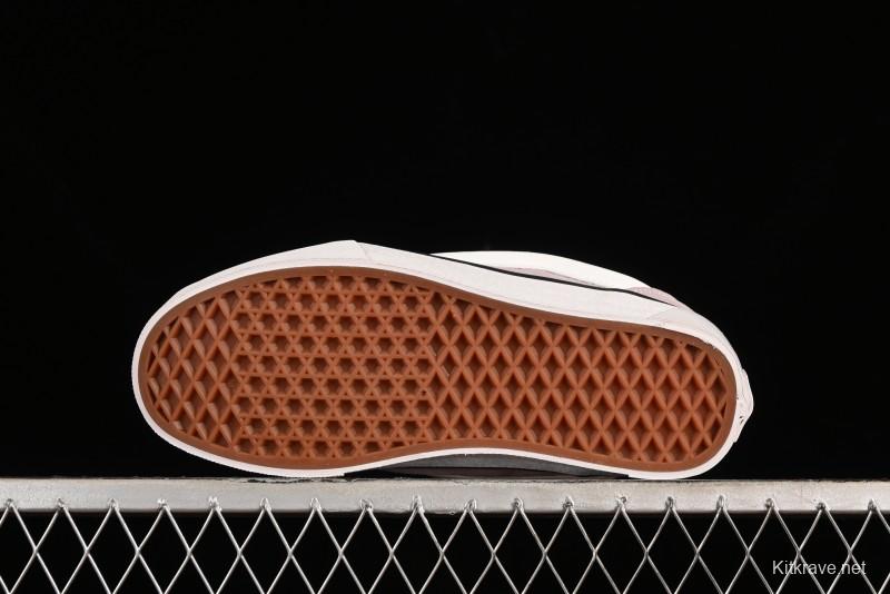 Vans Classics Knu Skool Retro Chunky Tongue Sneakers with Enlarged Toe and Breathable Mesh - VN000CRP0L08