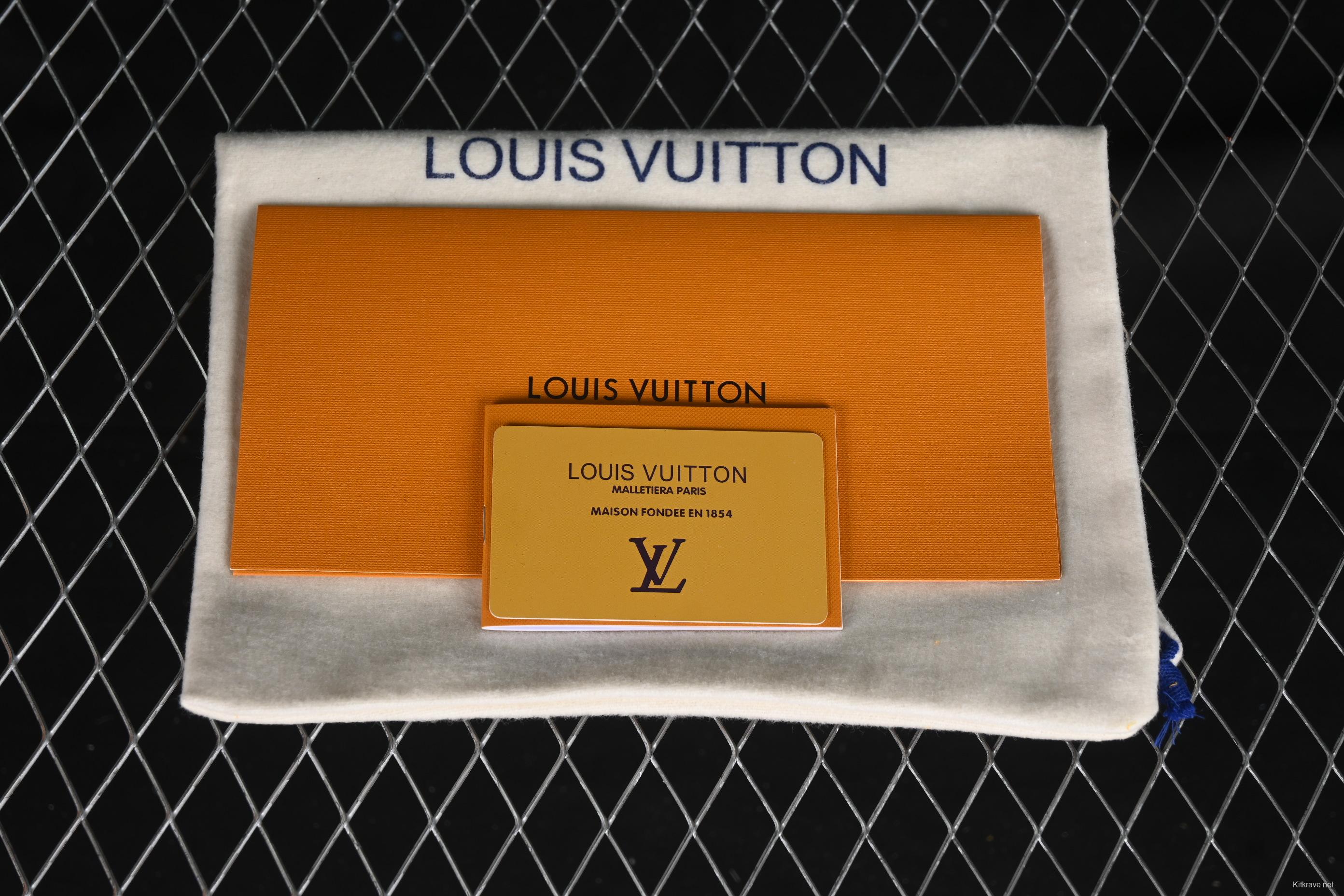 Louis Vuitton Footprint Soccer Low-Top Lifestyle Casual Shoes Round Toe Lace-Up - AJF6