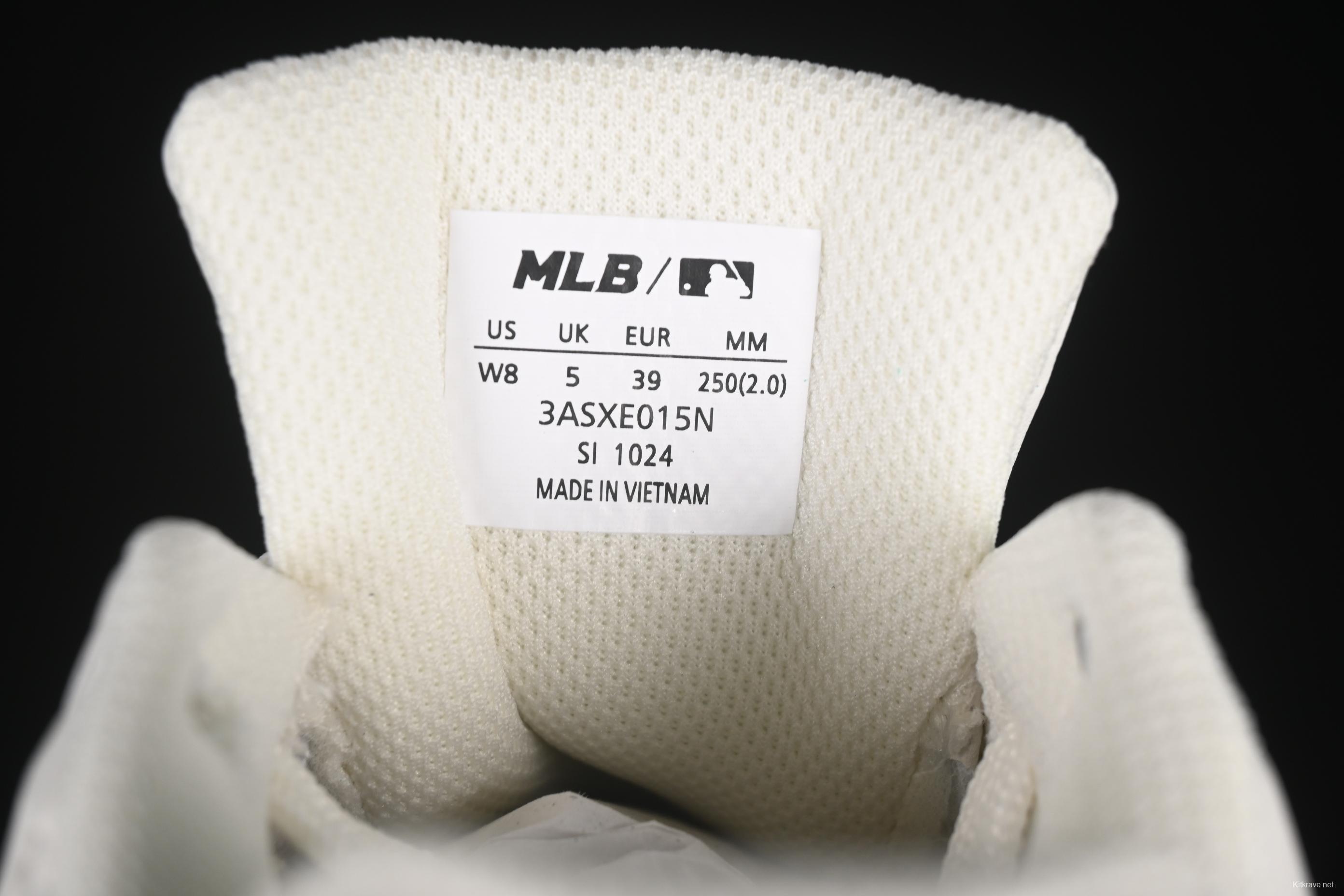 New York Yankees MLB Bigball Chunky Embo Monogram Platform Sneakers - 3ASXE015N50WHS