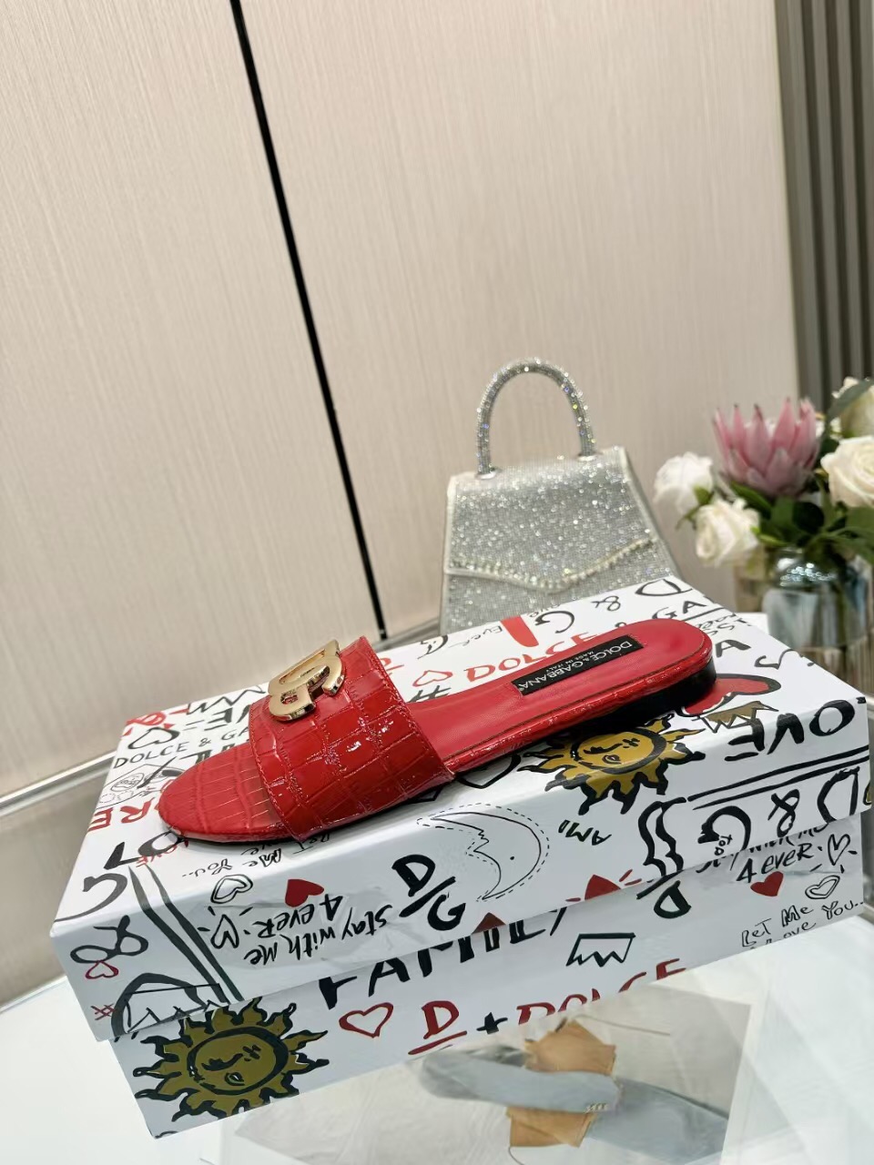 2025 Women Dolce & Gabbana Red Leather Slippers LY00190