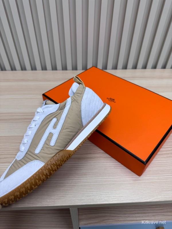 2025 Unisex Hermès White Beige Suede Down Fabric Sneakers Top Version KFY00300