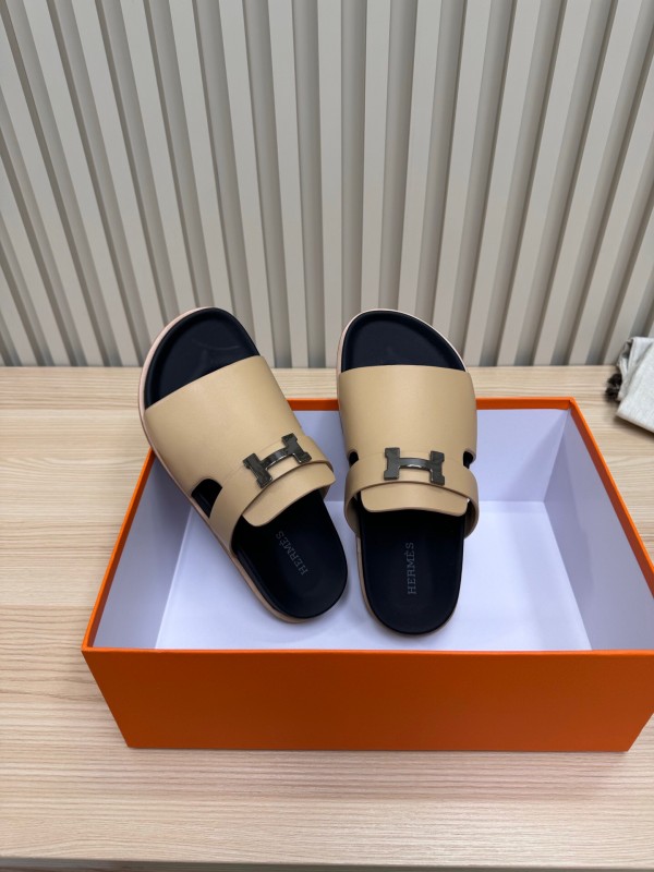 2025 Slippers Hermès Beige Black Leather Slippers