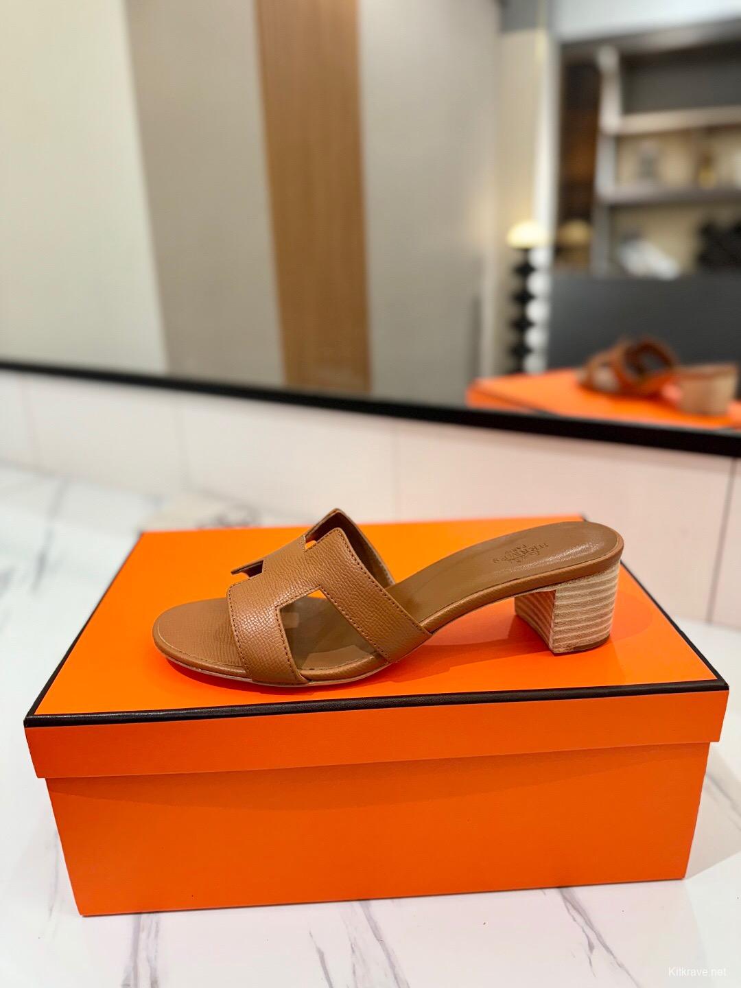 2025 Women Hermès Tan Leather Sandals
