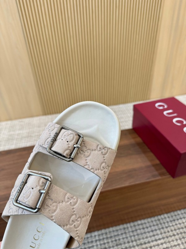 2025 Women Gucci Beige Leather Sandals