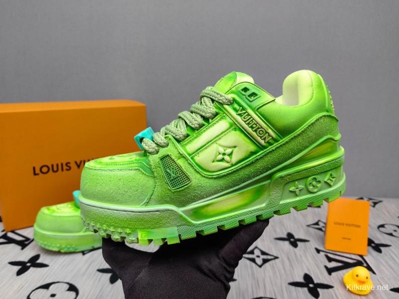 2025 Unisex Louis Vuitton Green Mesh Suede Trainer KFY00510
