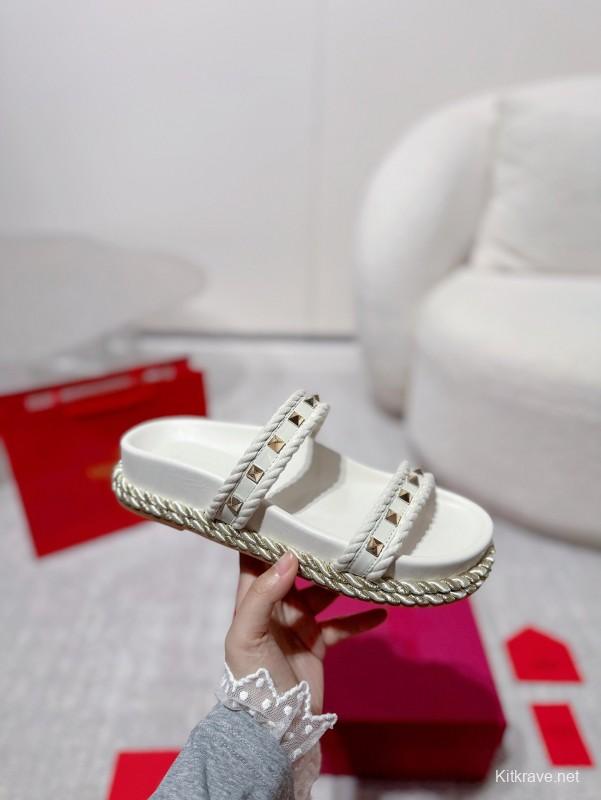 2025 Women Valentino White Leather Sandals Studded LY00250