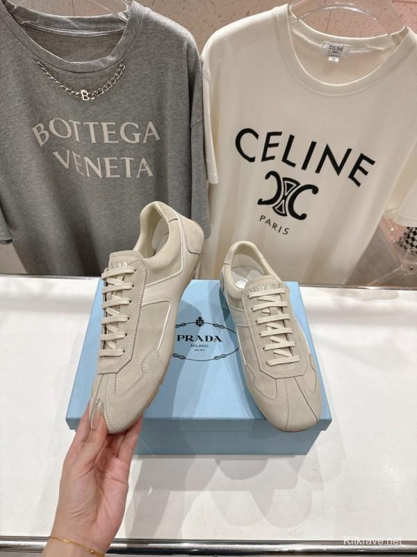 2025 Unisex Bottega Veneta White Leather Sneakers