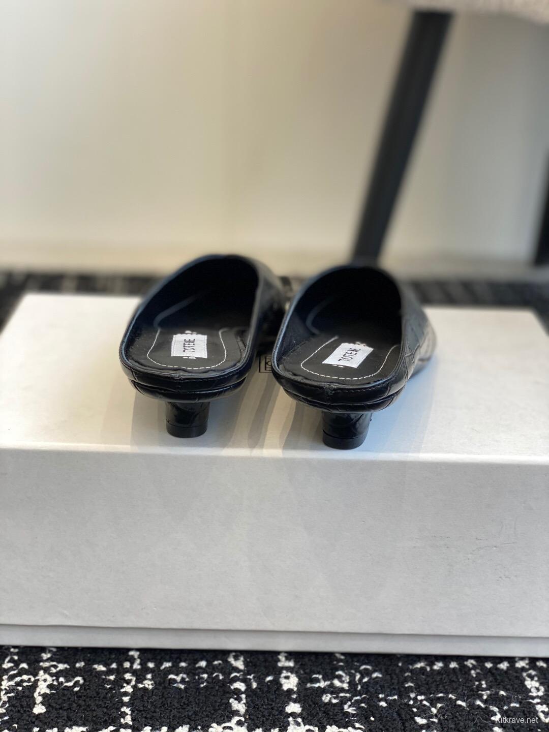 2025 Women Toteme Black Leather Mules