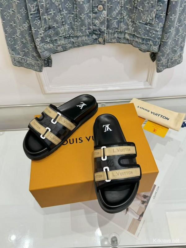 2025 Slippers Louis Vuitton Black Beige Canvas Slippers LYT001