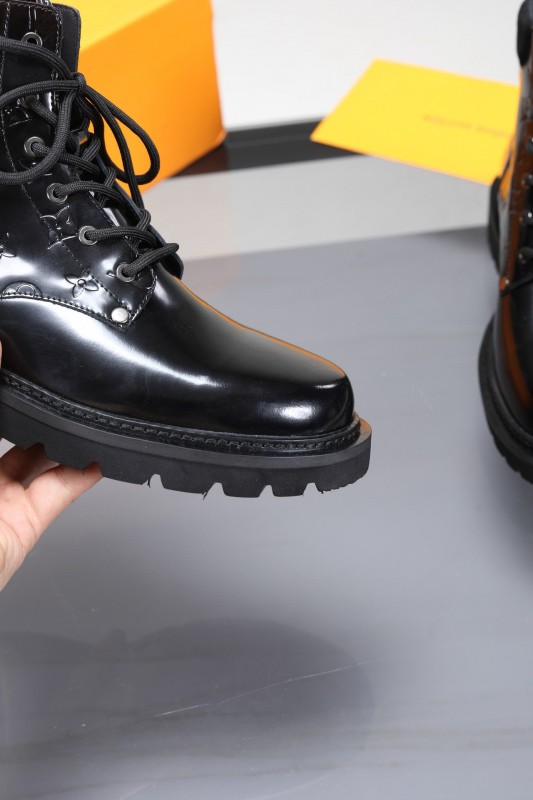 2024 Men Louis Vuitton Black Calfskin Leather Casual High-Top MJ00470