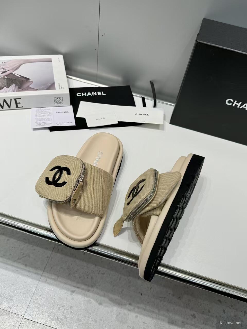 2025 Slippers Chanel Beige Canvas Slippers