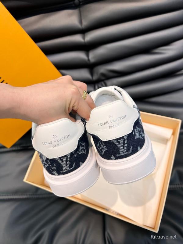 2024 Men Louis Vuitton White Leather Sneakers MJ00400