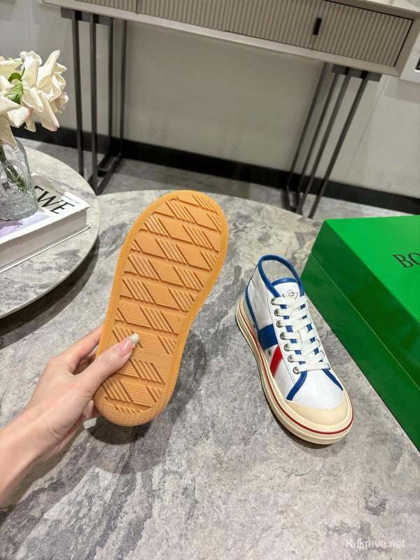 2025 Unisex Bottega Veneta White Blue Red Canvas Lambskin Sneakers Hand Painted Red Line KFY00260