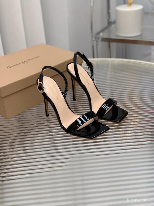 2025 Women Gianvito Rossi Black Patent Leather Slingback Sandals