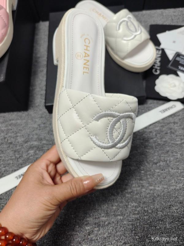 2025 Women Chanel White Leather Slippers