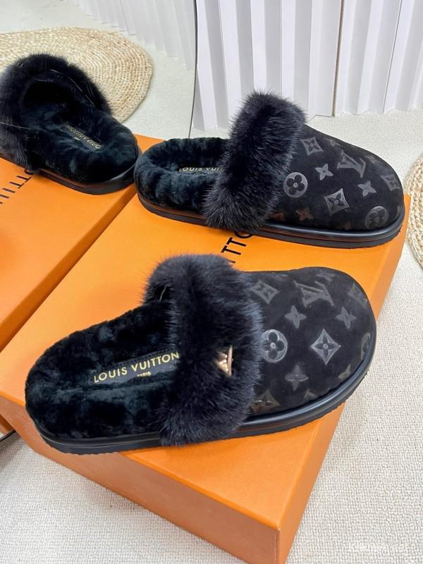 2024 Women Louis Vuitton Black Fur Slippers MJ00340