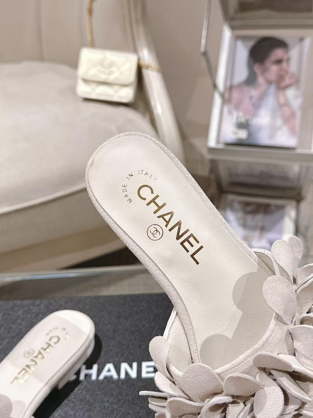 2025 Women Chanel Beige Leather Mules Floral Decoration