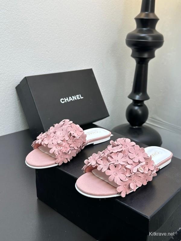 2025 Women Chanel Pink Suede Slippers