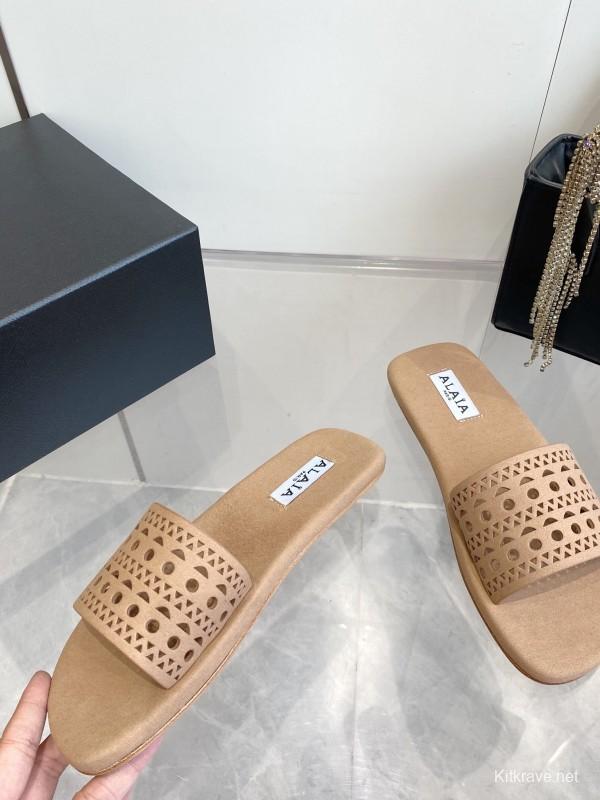 2025 ALAIA Beige Leather Slippers KFY00280
