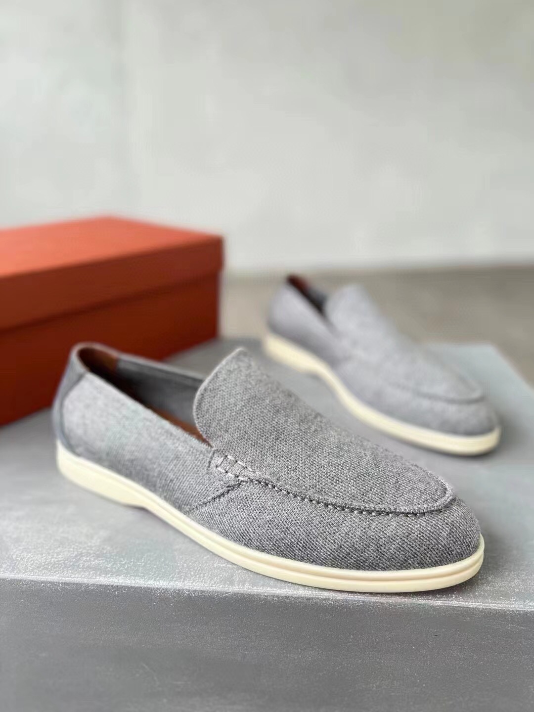 2025 Unisex Le Parmentier Grey Wool Blend Loafers AS00280
