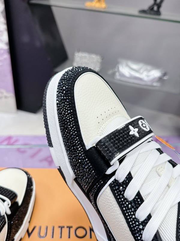 2025 Unisex Louis Vuitton Black White Leather Canvas Plimsolls Handmade Rhinestones AS00400