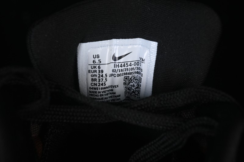 Nike Air Zoom Vomero 18 Cushioned Running Shoes - IH4454-001