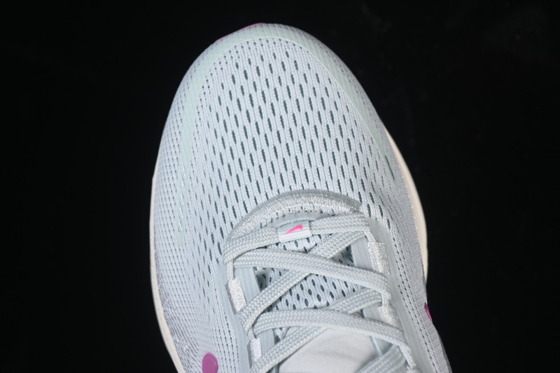Nike Air Zoom Vomero 18 Cushioned Running Shoes - IH3634-099