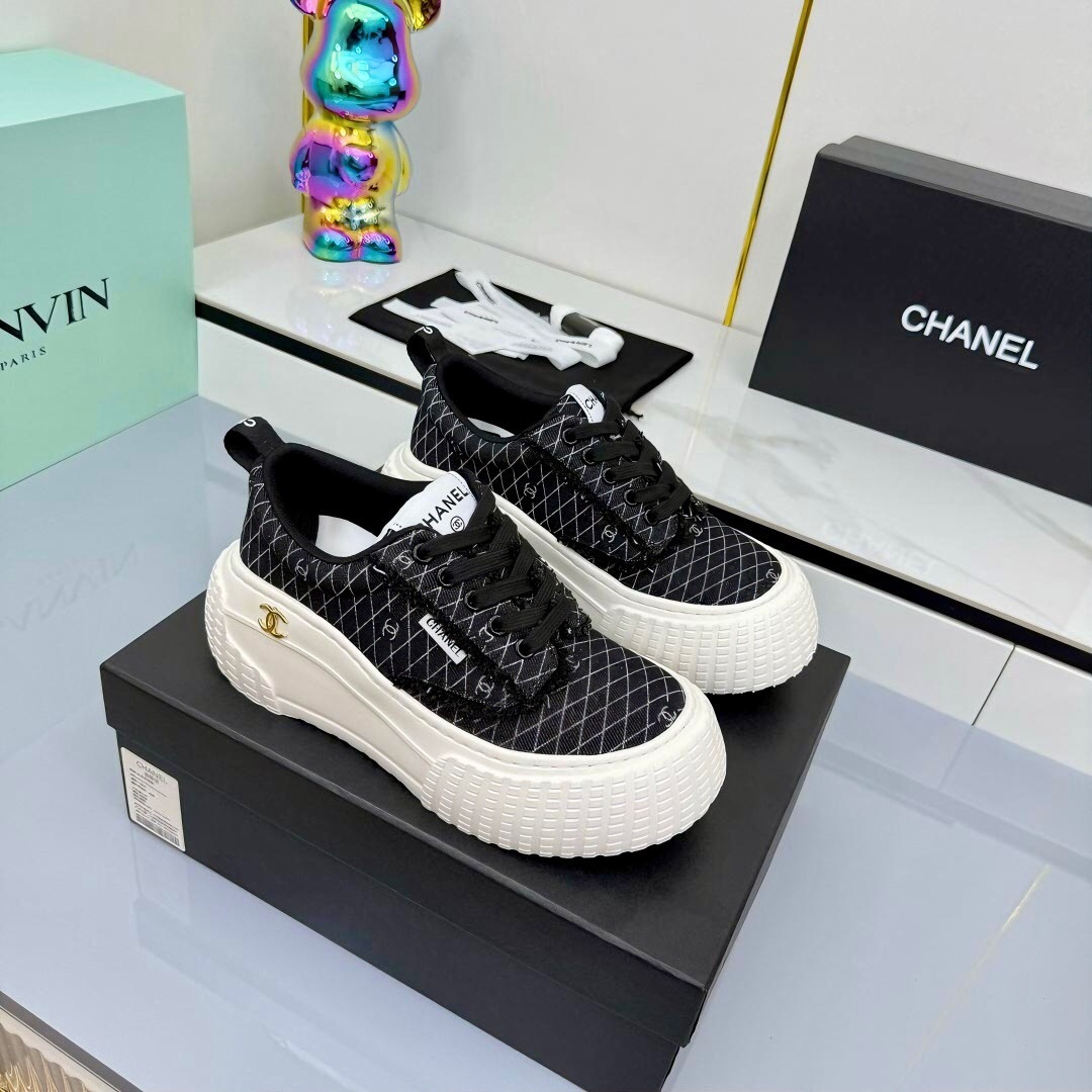 Chanel 2025/SS Little Chanel Loafers Panda Shoes Casual Sneakers - LY00330