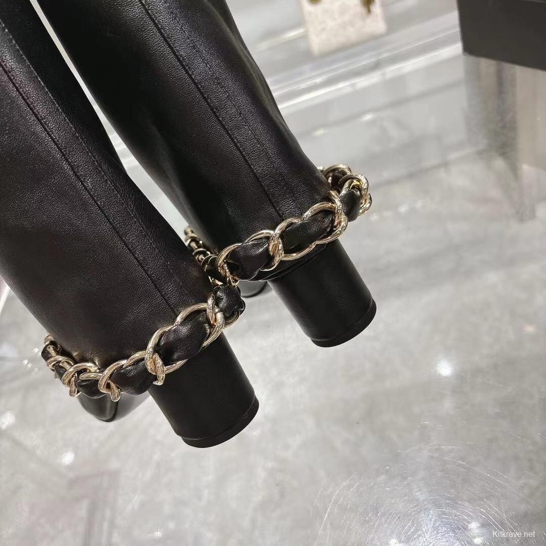 Chanel 2025/SS Runway Turn-Cuff Large Chain Block Heel Boots - LY00510