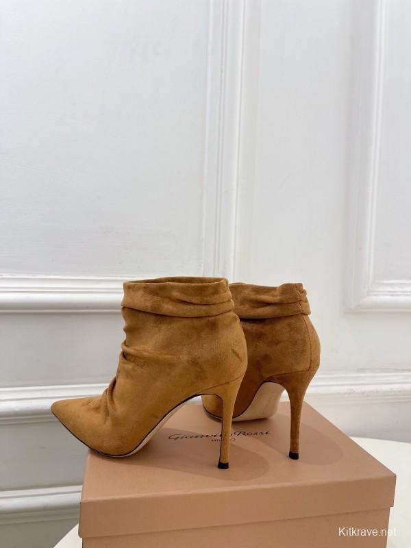 Gianvito Rossi Fall/Winter 2025 GR Pointed Toe Retro Pleated High Heel Ankle Boots - KFY00340