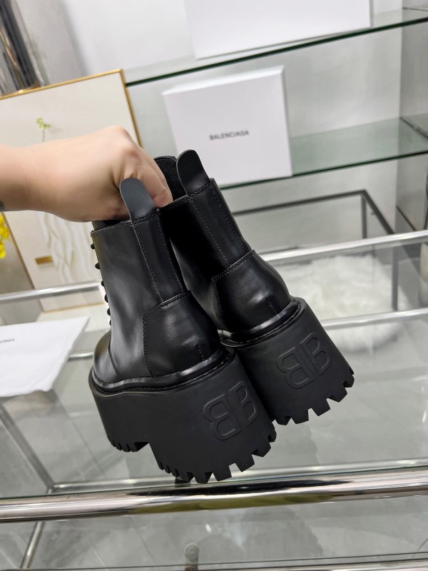 Balenciaga Fall/Winter 2025 Platform Ankle Boots - LY00350