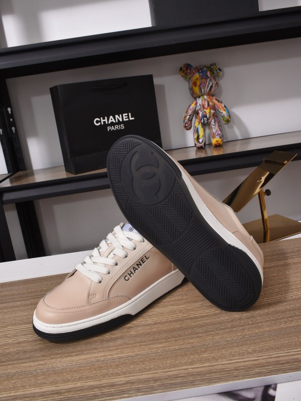 Chanel Classic Loafer with Gradient Logo and Platform Sole - KFY00350