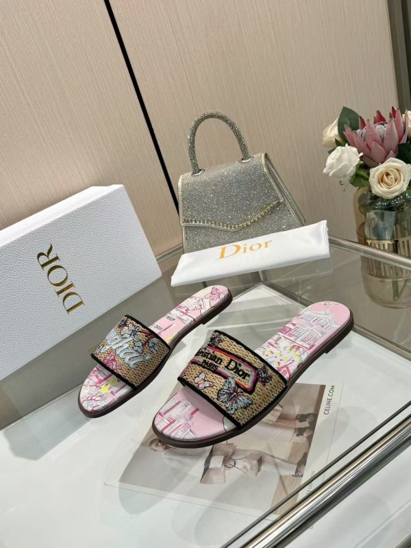 Dior 2025/SS Embroidered Monogram Slippers with Lambskin Lining - LY00200
