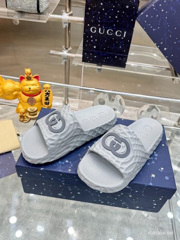 Gucci Lido Interlocking G Textured Rubber Sandals for Men - AS00170