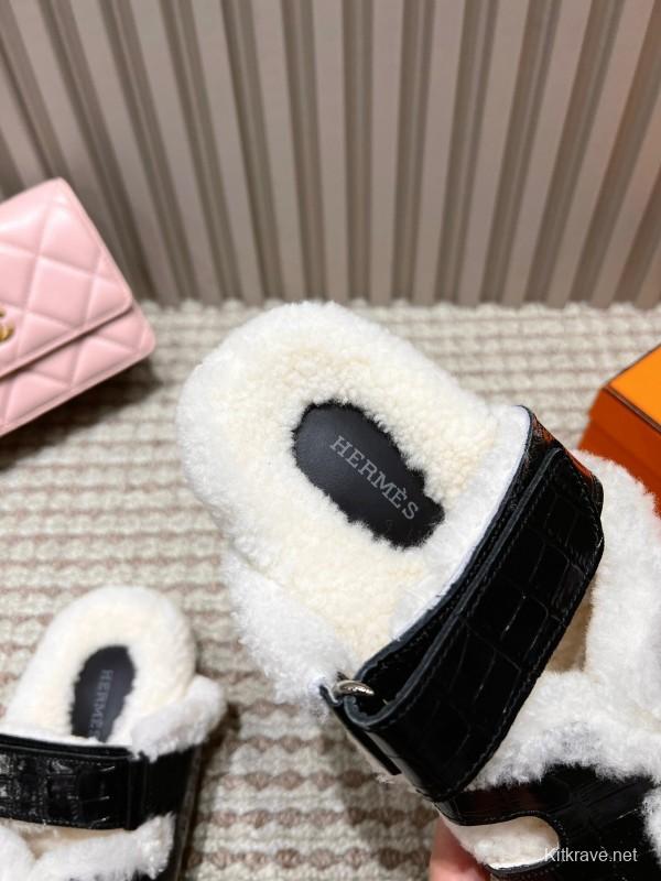 H Sandals 2025 SS Collection Lightweight Summer Flip Flops - LY00280