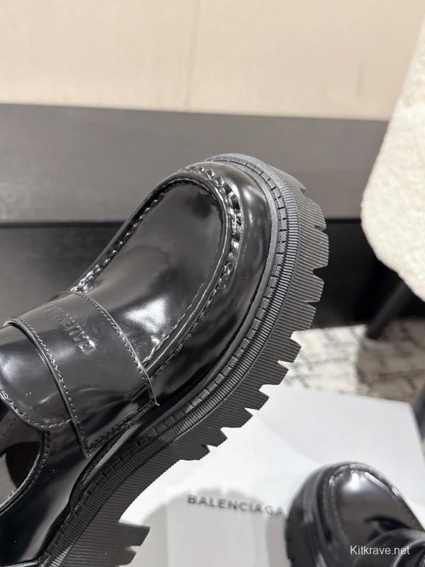 Balenciaga 2025 SS Loafers with Retro Design and Lightweight TPU Sole - KFY00320