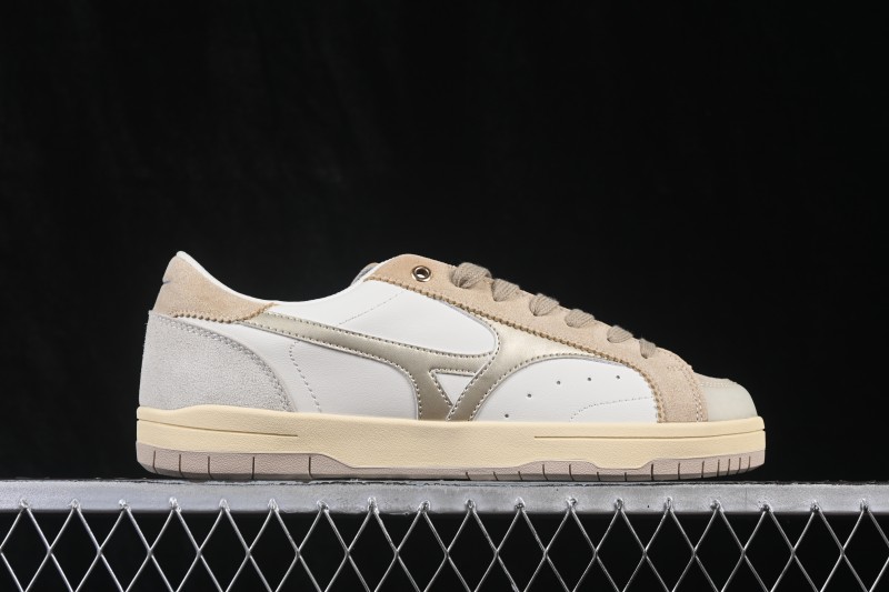 Mizuno CT Club Retro Casual Low-Top Sneakers with Breathable Comfort - D1GH261012
