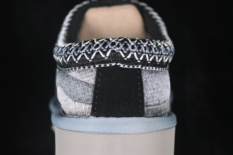 UGG X Palace Tasman Dragon Tiger Embroidered Comfortable Durable Short Snow Boots - 1172070 BKCA